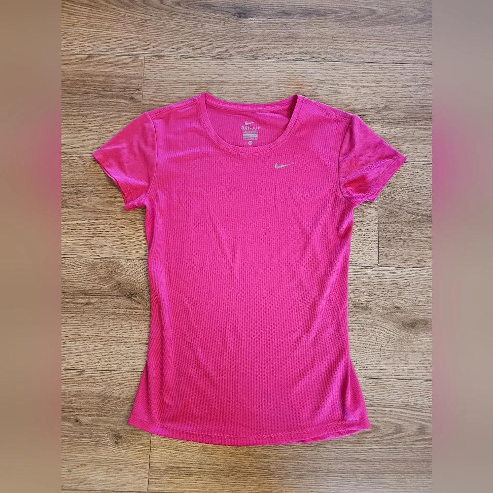 Nike Women's Bright Pink Short Sleeve Tee, Size- Extra Small